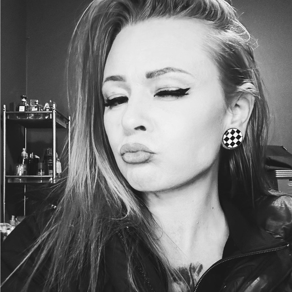 ashleyrowb